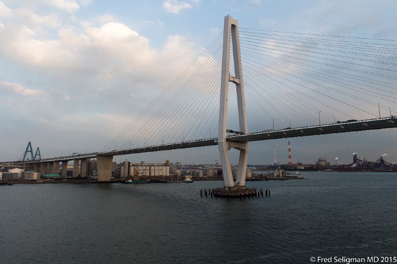 20150312_170707 D4S.jpg - Meiko Chuo Bridge, Nagoya harbor